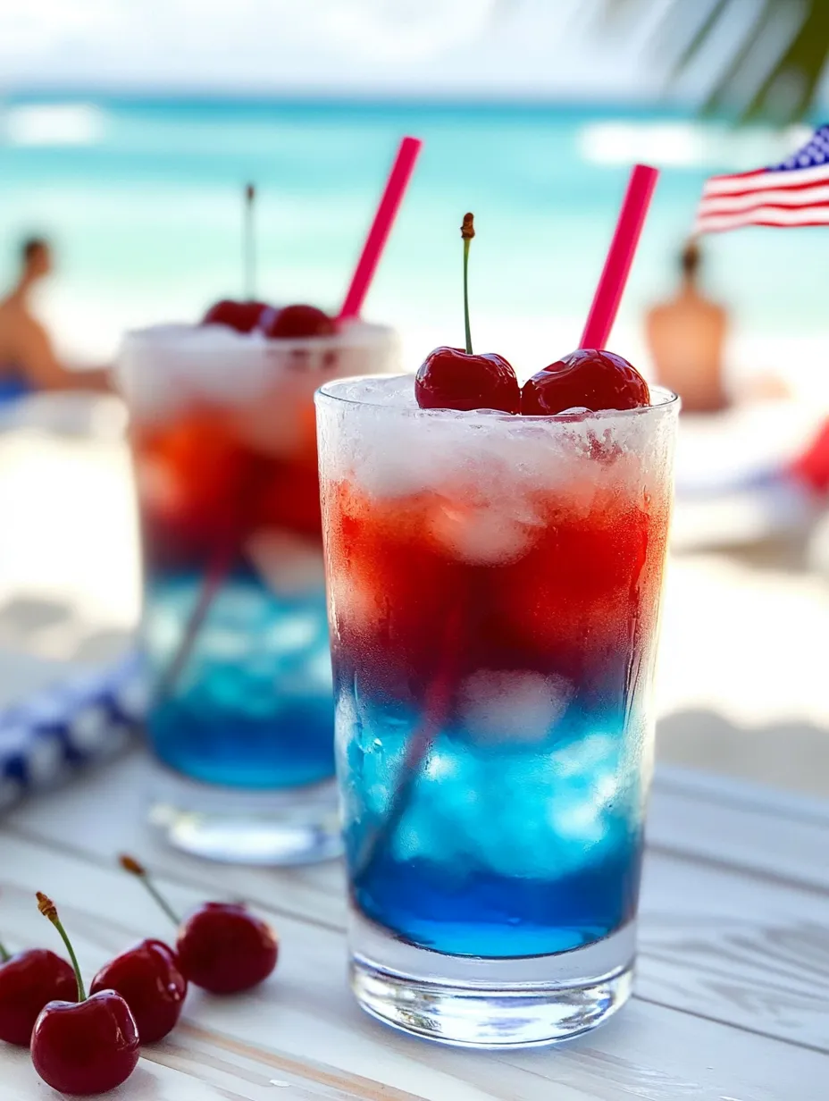Deux verres colorés boisson d’enfants rouge blanc bleu.