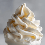 Un dessert glacé tout blanc.