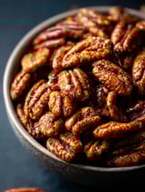 Un bol de pécans délicieux.